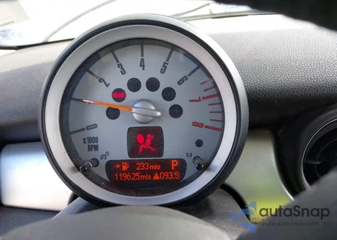 2010 Mini Cooper из США, поврежденный, VIN WMWMF3C52ATZ21447